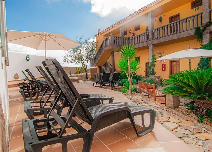 El Tejar & Hotell 2*